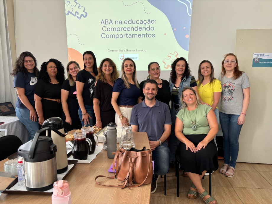 Inclusão: Equipe da Secretaria de Educação tem palestra sobre a Terapia ABA