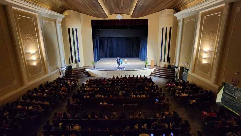 Educação de União da Vitória realiza palestra com o professor Cesar Nunes