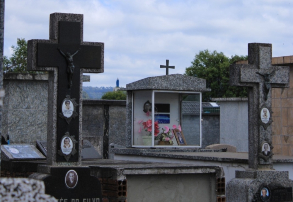 Prefeitura convoca concessionários temporários de sepulturas para regularização de concessões vencidas