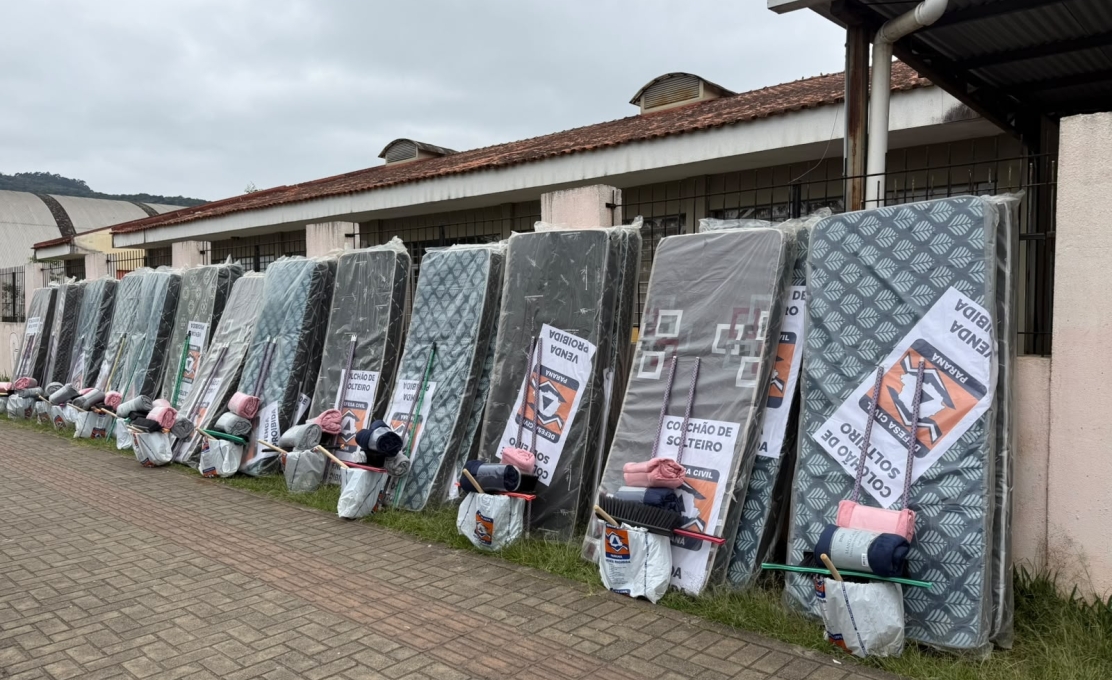 Assistência Social realiza entrega de alimentos, colchões, mantas e kits para famílias acolhidas em abrigos