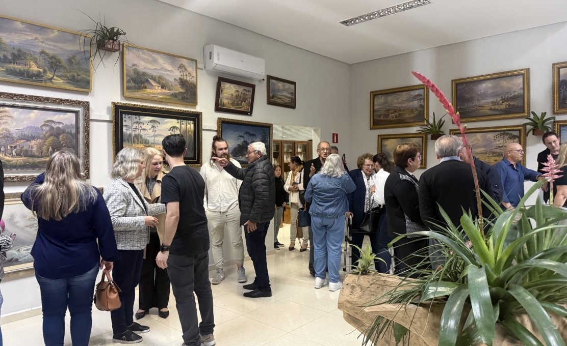 Museu Aniz Domingos recebe exposição de obras do pintor Erich Will