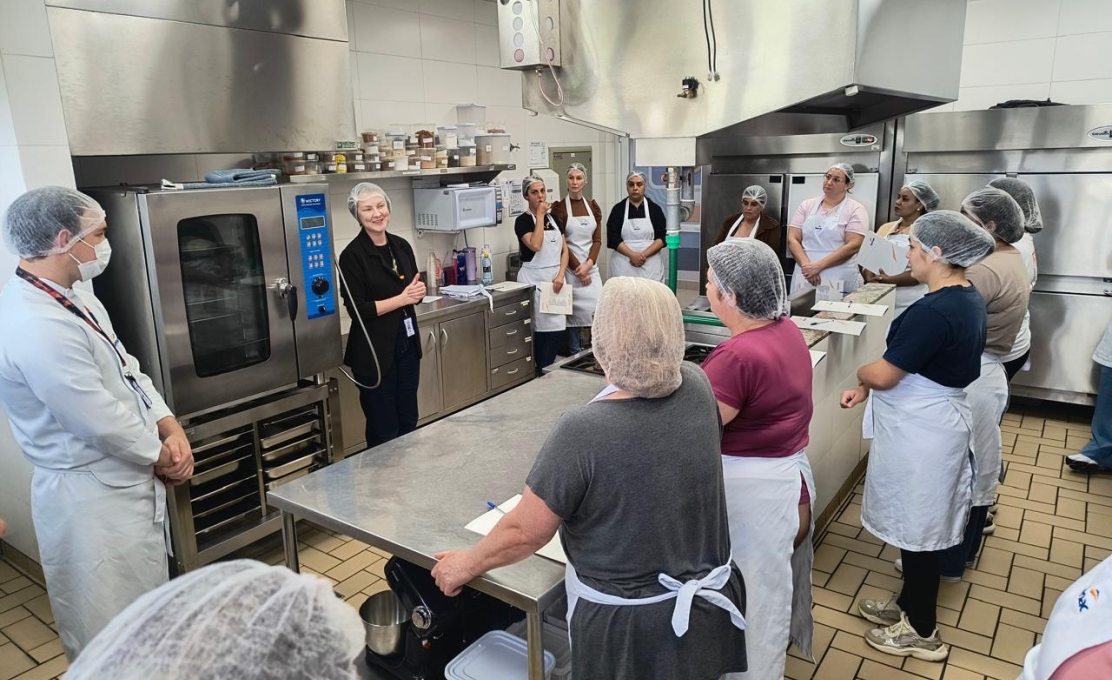 Educação de União da Vitória promove curso de aperfeiçoamento para merendeiras em parceria com o Senac