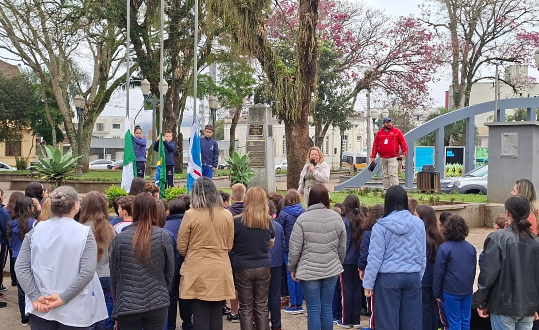 Semana da Pátria reúne alunos da Rede Municipal em momentos cívicos na Praça Coronel Amazonas
