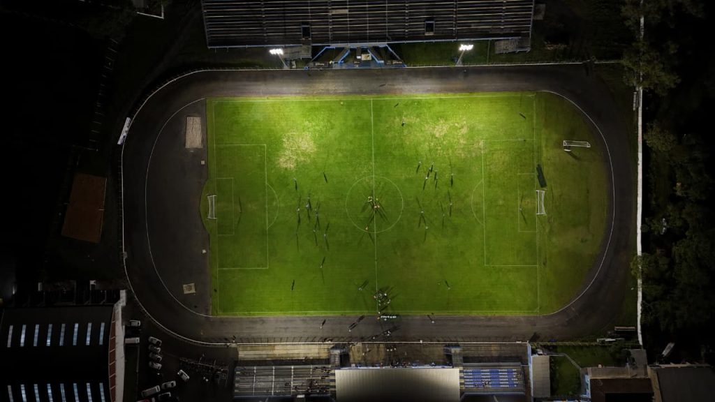 Nova iluminação do Estádio Antiocho Pereira é inaugurada em União da Vitória
